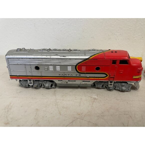 Lot of 3 Bachmann Santa Fe 0565 Locomotive Trains 1 Shell 1 Dummy – HO Scale - Picture 6 of 12